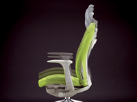 事務用チェアー「ＥＮＥIＲ」の側面